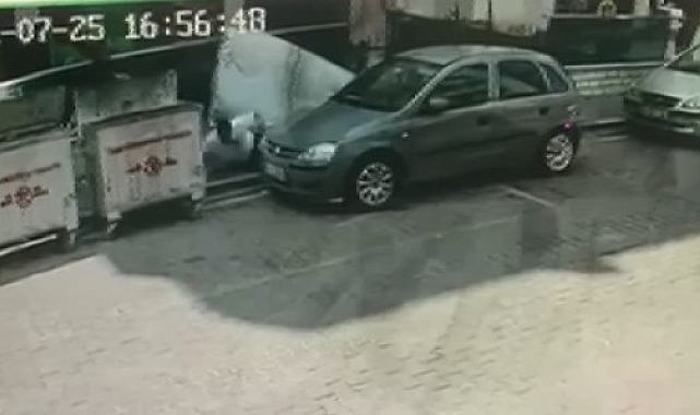 5. kattan halatla taşınan 500 litrelik su tankı, bir gencin üzerine düştü