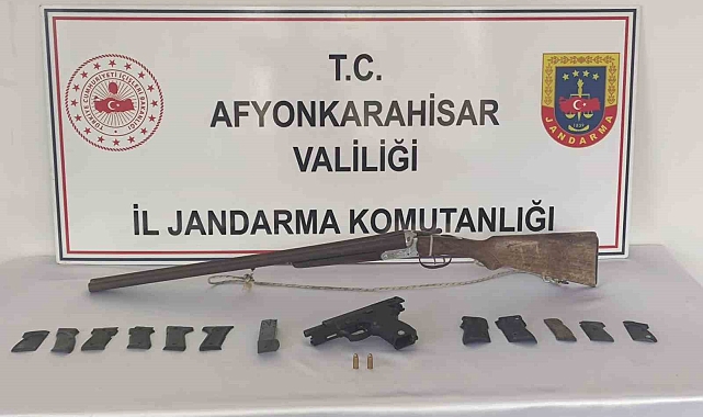 Afyonkarahisar&#039;da Köydeki Evine Silah İmalathanesi Kurdu