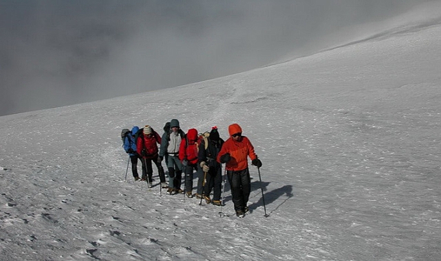 Ağrı Dağına tırmanan dağcılar bu kurallara uymazsa cezai işleme maruz kalacak!