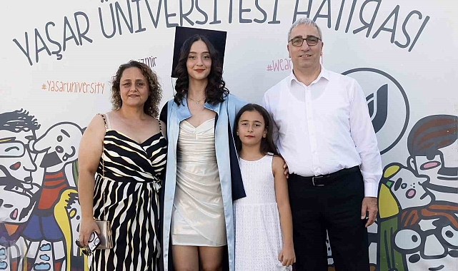 Ailesiyle birlikte Almanya&#039;dan Türkiye&#039;ye 10 yaşındayken gelen Elanur, üniversite birincisi oldu