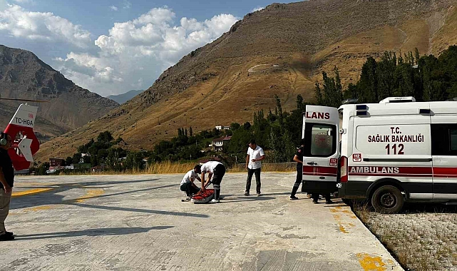 Ambulans helikopter, boğulma tehlikesi geçiren çocuk için havalandı