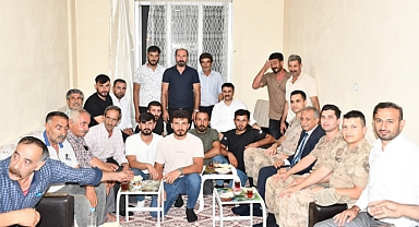 Aralık Kaymakamı Aydın, husumetli iki aileyi barıştırdı