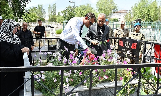 Aralık Kaymakamı Özcan, 15 Temmuz Kapsamında Şehitlikleri Ziyaret Etti