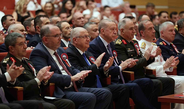 Bakan Güler ve beraberindeki TSK komuta kademesi Cumhurbaşkanı Erdoğan&#039;ı karşıladı