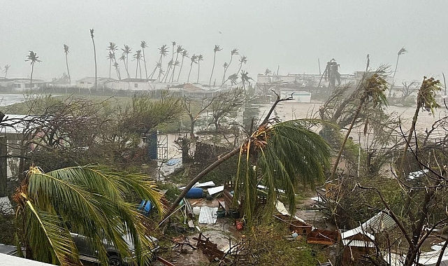 Beryl Kasırgasında ölü sayısı yükseldi. 109 uçuş iptal edildi