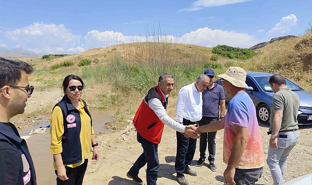 Çiftçilere ayçiçeği tohumu dağıtıldı