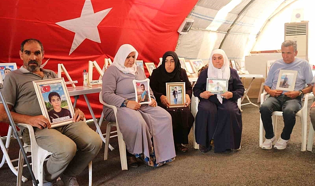 Çocukları terör örgütü PKK mensuplarınca dağa kaçırılan ailelerden &quot;teslim ol&quot; çağrısı