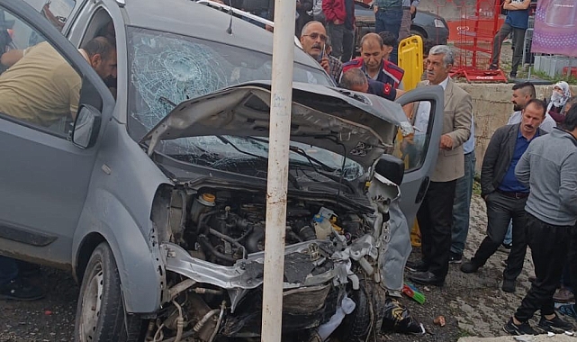 Direksiyon hakimiyetinin kaybeden sürücü kaza yaptı: 4 yaralı