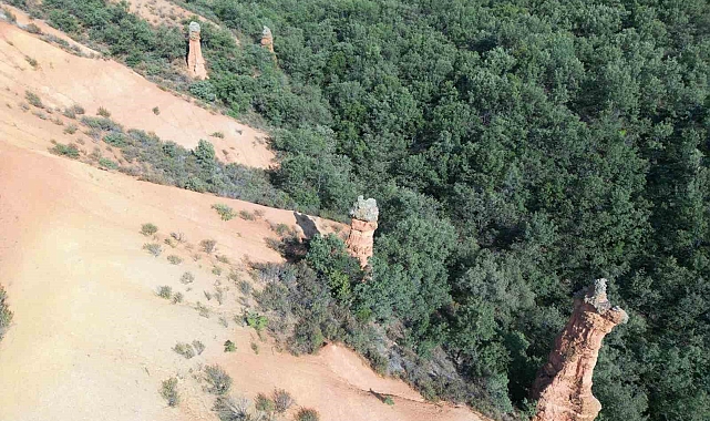 Doğa gezisine çıkan bir vatandaş dron ile peri bacaları keşfetti