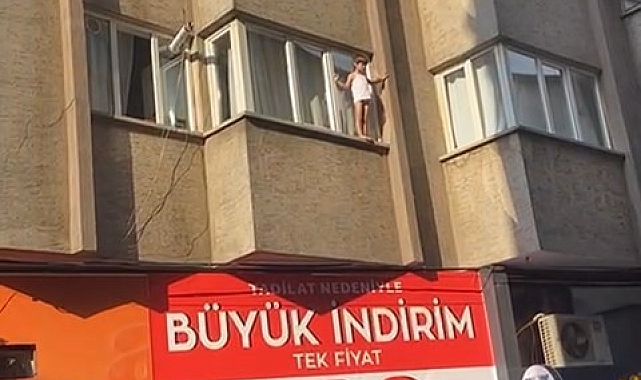 Elazığ&#039;da 4 yaşında bir çocuk camdan dışarı çıkınca yürekler ağıza geldi