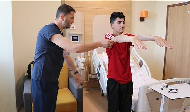 Erzurum Şehir Hastanesi&#039;nde ameliyat olan Yusuf: &quot;Sağlığıma kavuştum, doktor olacağım&quot;