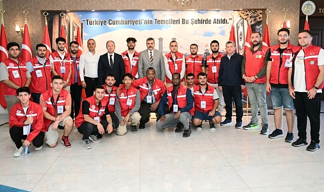 Erzurum Valisi Mustafa Çiftçi, &quot;Damla Gönüllülük Hareketi&quot;ni kabul etti