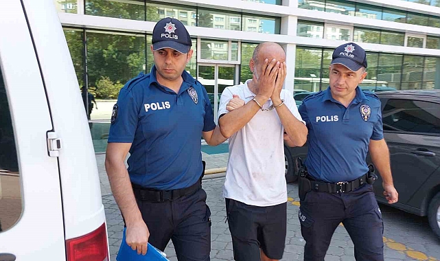 Eski kız arkadaşı 4 çocuk annesini bıçakla tehdit eden şahıs tutuklandı