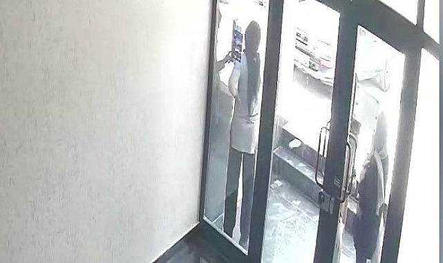 Evden 360 bin TL ziynet eşyası çalan kadın hırsızlar tutuklandı