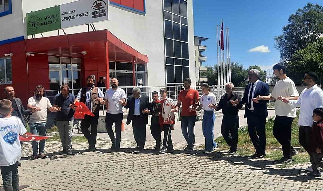 Genç güreşçiler coşkuyla karşılandı