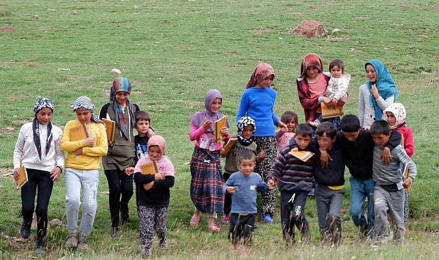 Göçer çadırında Kur&#039;an kursu