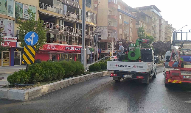 Hakkari&#039;de haşerelere karşı ilaçlama çalışmalarına hız verildi