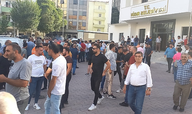 Iğdır Belediyesinde isim isim işten çıkarılanlar listesi!