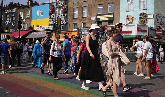 İngiltere&#039;de yarın erken seçimler için sandık başına gidecek