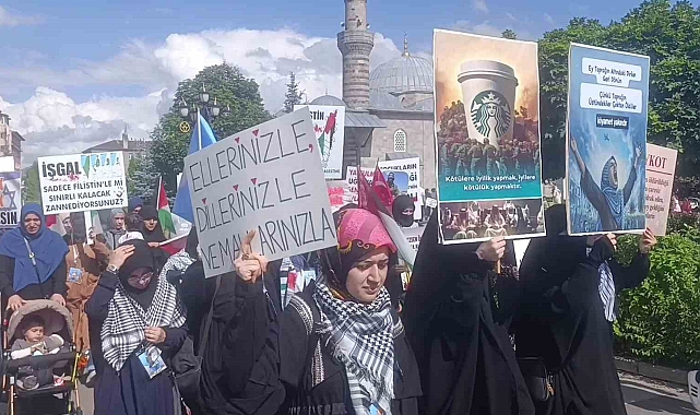 İsrail&#039;in Gazze&#039;ye saldırılarını protesto eden sağlık çalışanlarının yürüyüşü sürüyor
