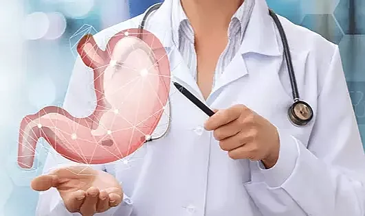 &quot;Karnın üst kısmında şişkinlik, çabuk doyma ve bulantıya dikkat&quot;