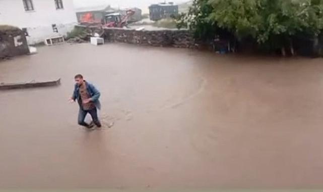 Kars&#039;ta iki köy sular altında kaldı