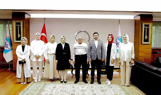 KAYSERİ BÜYÜKŞEHİR BELEDİYE BAŞKANI BAŞKAN BÜYÜKKILIÇ: &quot;GENÇLERİMİZ GELECEĞİMİZDİR. ONLAR İÇİN PROJELER ÜRETİP FAALİYETLERDE BULUNUYORUZ&quot;