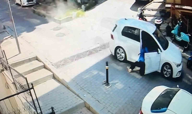 Kendini araçtan atan kadın metrelerce sürüklendi