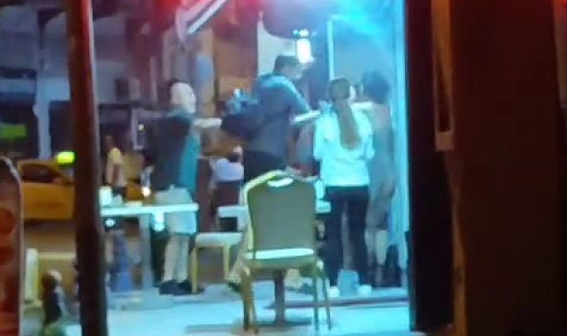 Kız arkadaşıyla tartışan iki kadını sokak ortasında dövdü