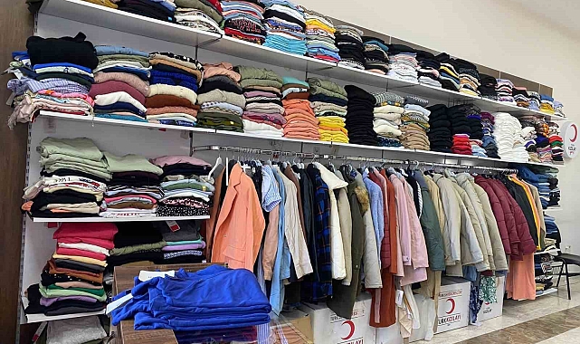 Kızılay Ağrı Şube üniversite öğrencilerine ücretsiz alışveriş imkanı sunuyor