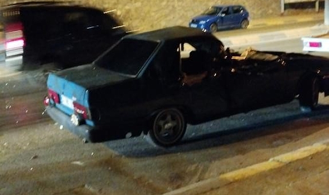 Kontrolden çıkan otomobil, çöp kamyonuna arkadan çarptı: 1 yaralı