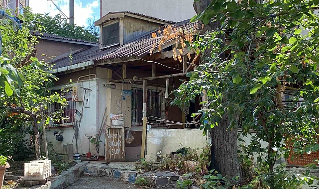 Kötü koku ihbarına gelen polis, ceset buldu