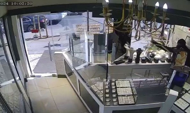 Kuyumcudaki silahlı soyguna ait görüntüler ortaya çıktı