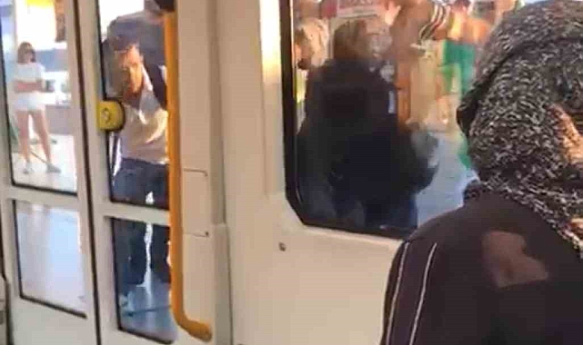 Metroda &#039;yer verme&#039; meselesi yüzünden tartışma çıktı