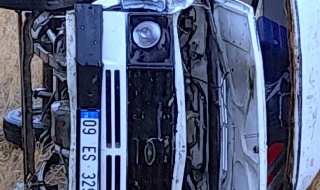 Minibüs devrildi 2 kişi yaralandı