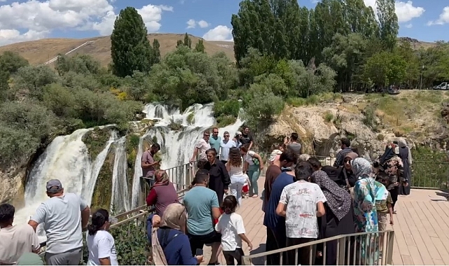 Muradiye, hafta sonu dolup taştı