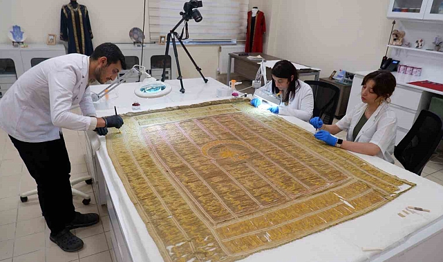 Osmanlı Sancağı usta ellerde geleceğe taşınıyor