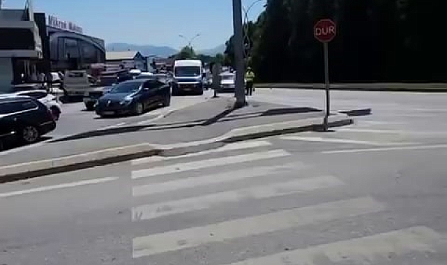 Otobüs durağında unutulan çanta ekipleri harekete geçirdi