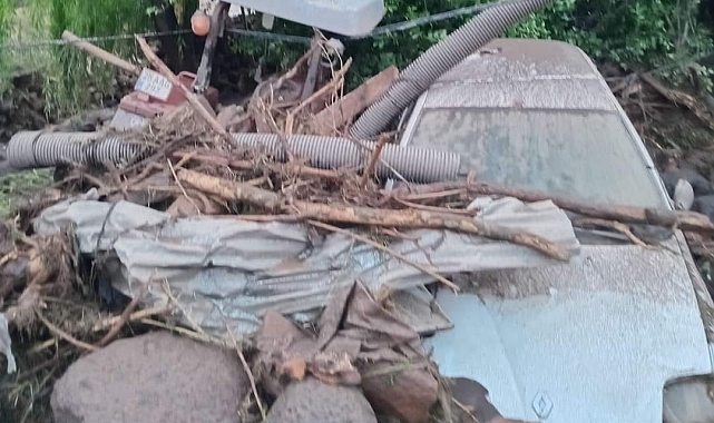 Pasinlerde sel felaketi büyük yıkıma yol açtı