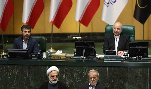 Pezeşkiyan yemin ederek görevine başladı
