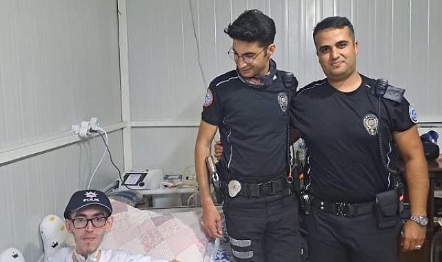 Polisler, gönülleri fethetti