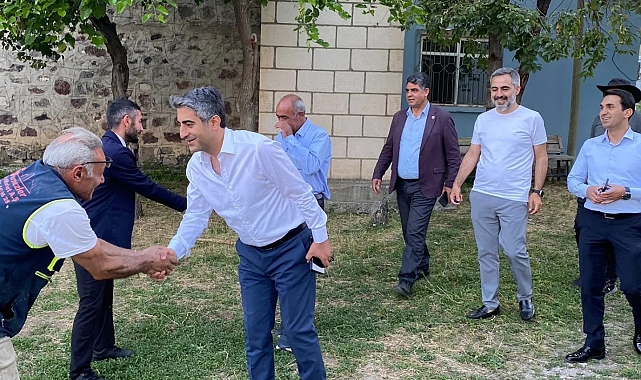 Sarıkamış kaymakamı, vatandaşların sorun ve şikayetlerini yerinde dinliyor