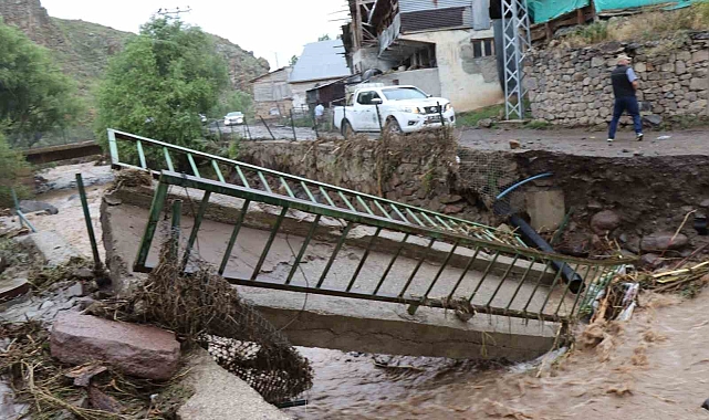 Sel sonrası ortaya çıkan manzaralar afetin boyutunu gözler önüne serdi