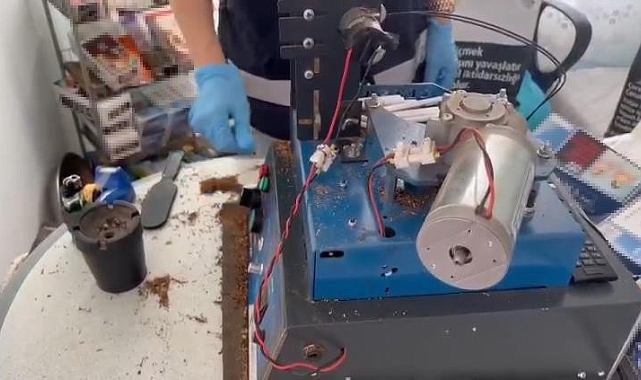 Sigara fabrikasını aratmayan ev