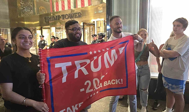 Silahlı saldırıya uğrayan eski Başkan Trump&#039;ın destekçileri New York&#039;ta toplanıyor