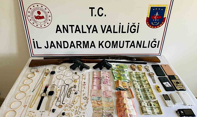 Suç makinesi 3,5 milyon değerinde ziynet eşyasıyla yakalandı