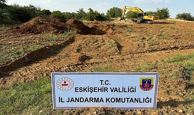 Tarihi eser bulmak için kazı yapan 10 şüpheli suçüstü yakalandı