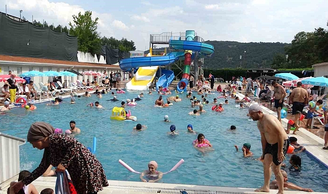 Termal havuzlar, sıcaklardan korunma yeri haline geldi