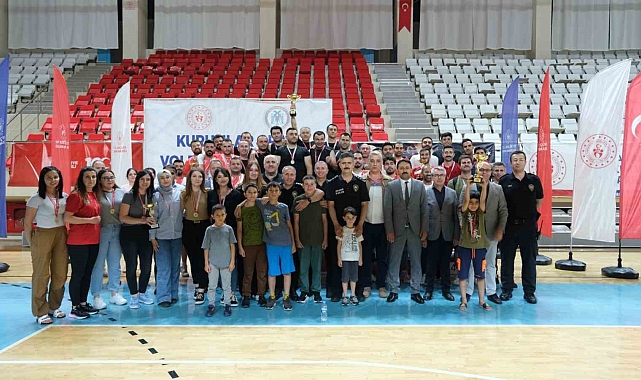Turnuvanın şampiyonu polisler oldu