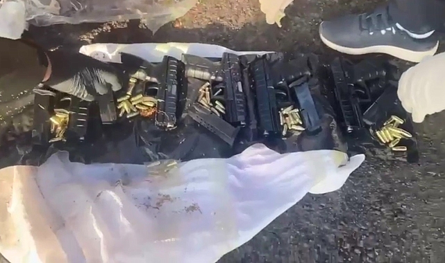 Tütünlerin içerisine saklanmış cephanelik çıktı